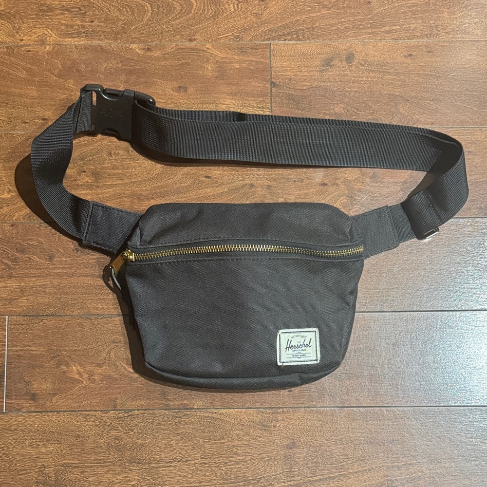 Herschel Supply Company Black Settlement Hip Pack - 2L